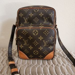 AUTHENTIC vintage Amazon PM (36 yrs.old)